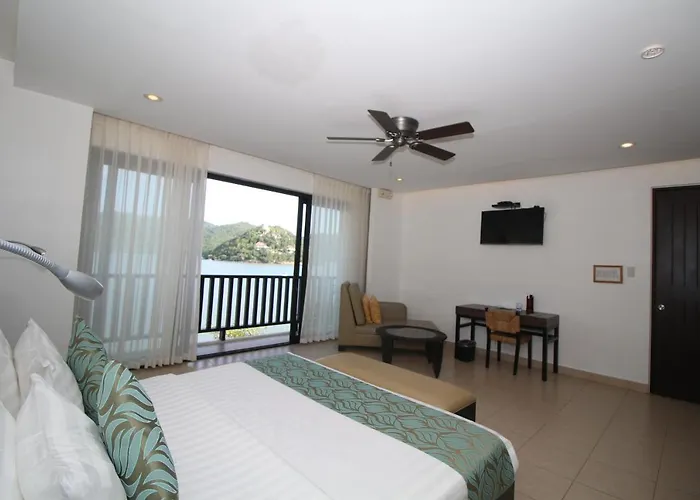 Busuanga Bay Lodge