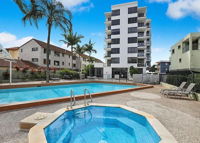 Aqualine Apartments On The Broadwater