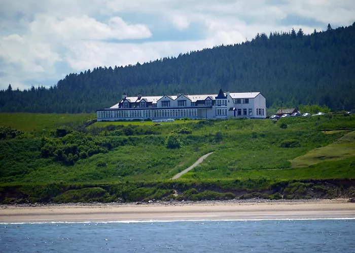 Cullen Bay Hotel