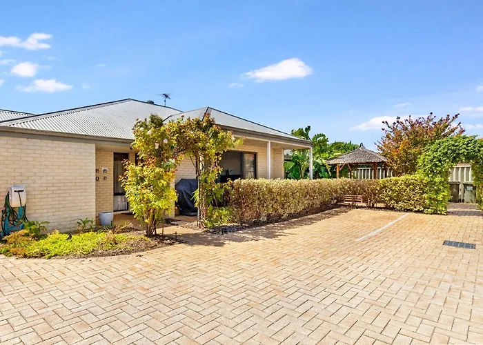 Baudins Of Busselton Bed And Breakfast - Adults Only
