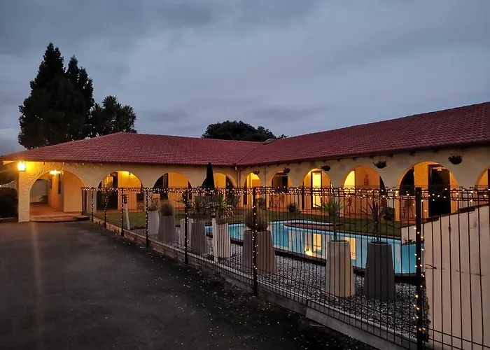 Captains Quarters Motor Inn