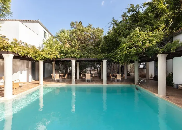 Bratsera Boutique Hotel