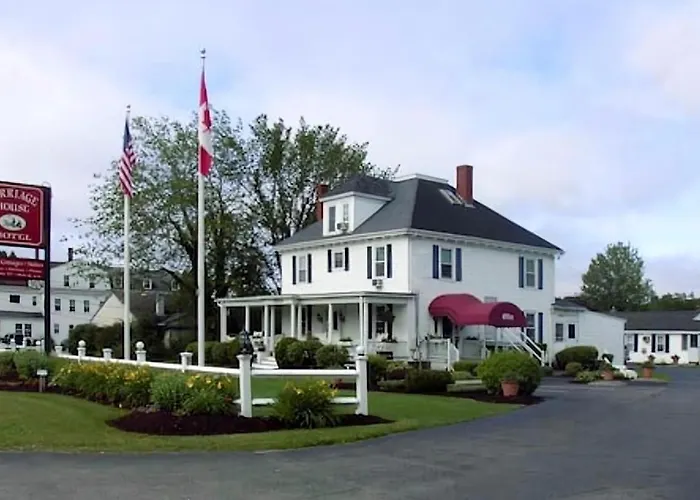 Carriage House Motel Cottages & Suites