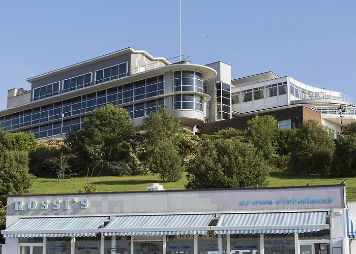Southend Guest House - Close To Beach, Train Station & Southend Airport
