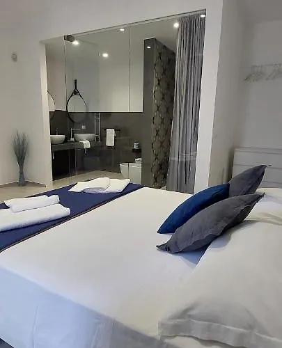 Miramare Rooms B&B