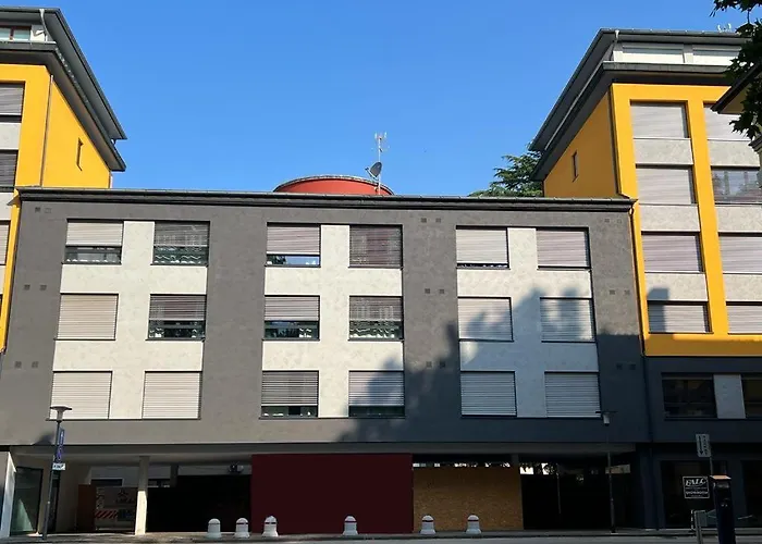 YUGOGO PELLICO 8 Centro