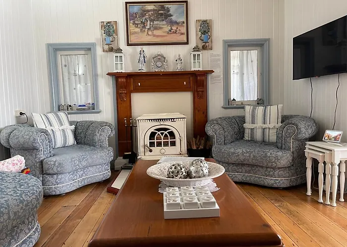 Cherry Blossom Cottage-With Country Charm And Spa