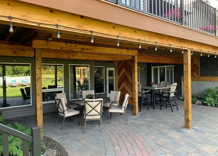 Dragonfly Inn Walkout Suites