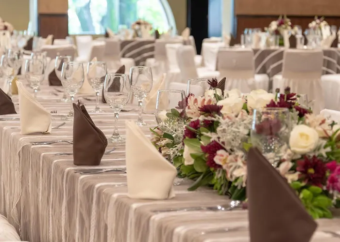 Holiday Inn Guadalajara Expo Plaza del Sol, an IHG Hotel Zapopan