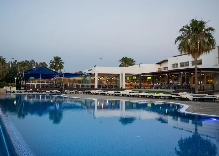 Theo Sunset Bay Hotel Kissonerga