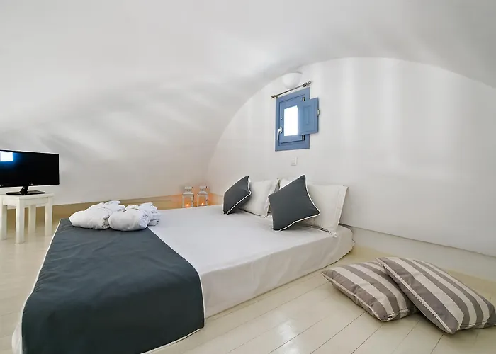 Apanemo Hotel & Suites