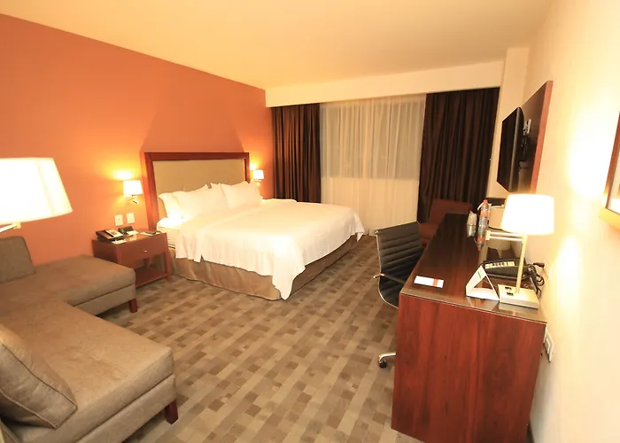 Holiday Inn & Suites Plaza Mayor By Ihg León