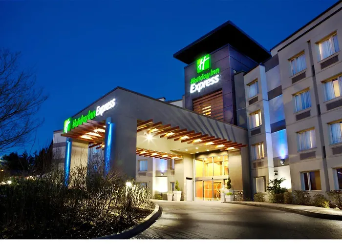 Holiday Inn Express & Suites Langley By Ihg