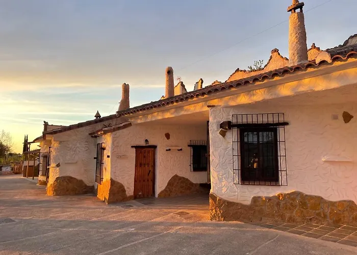 Cuevas El Atochal Orígenes