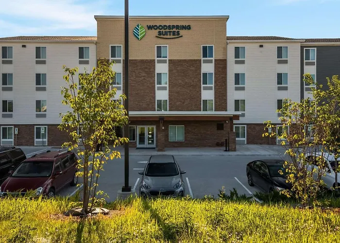 Woodspring Suites Milwaukee - Menomonee Falls