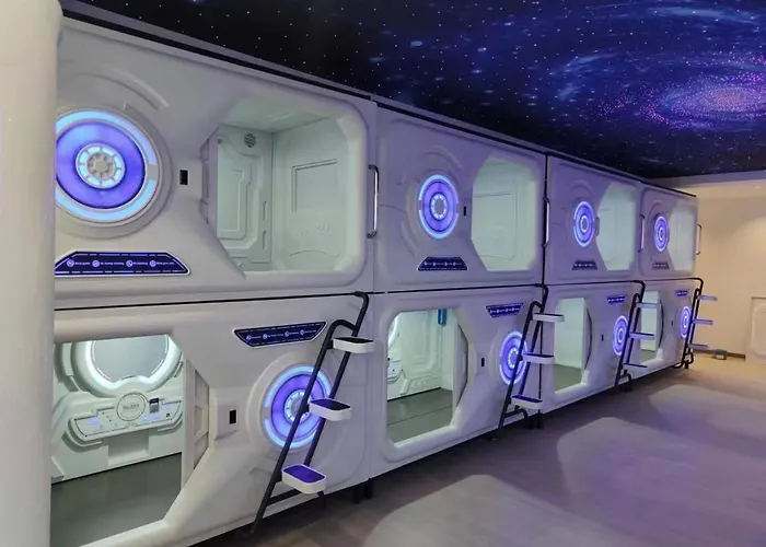 Bambu Hostel Capsules