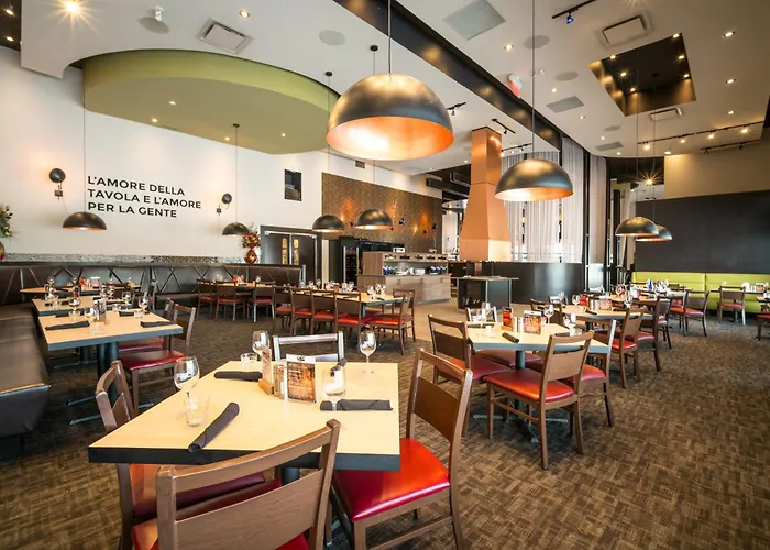 Acclaim Hotel By Clique YYC