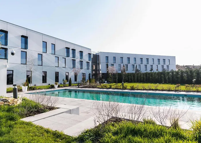 Hotel Dali Val D'Europe, Tapestry Collection By Hilton Chanteloup-en-Brie