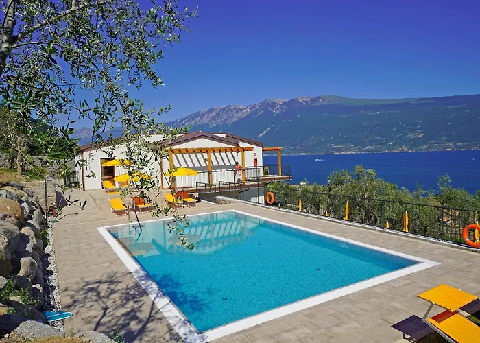 Residence Dany Appartamenti Con Cucina Vista Lago Piscina E Parcheggio Gargnano