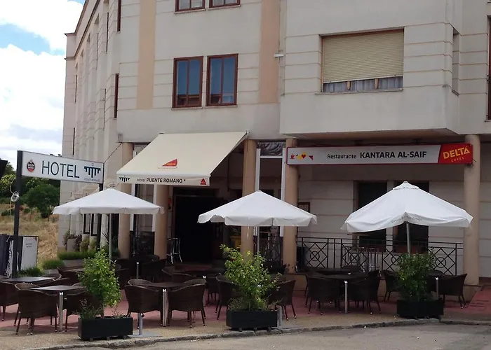 Hotel Puente Romano
