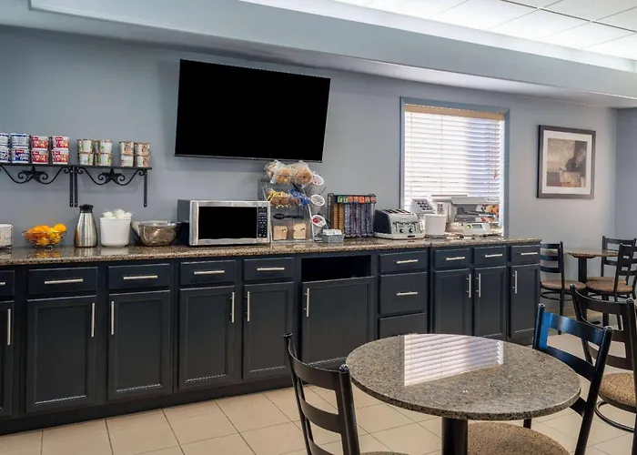 Super 8 By Wyndham Edmonton International Airport
