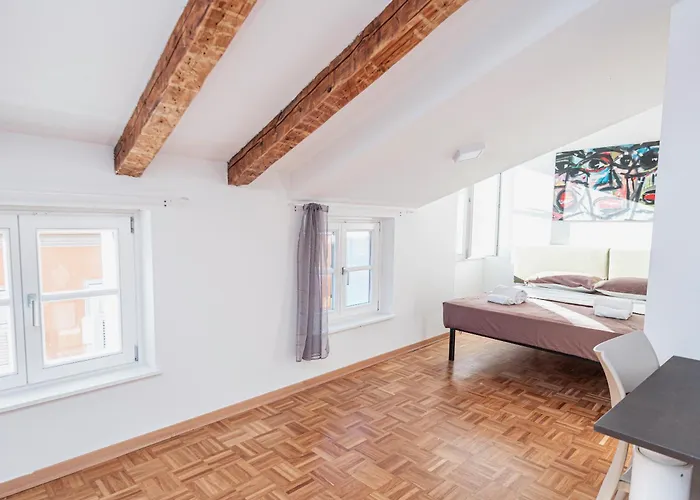 Stay Apartments Venezian
