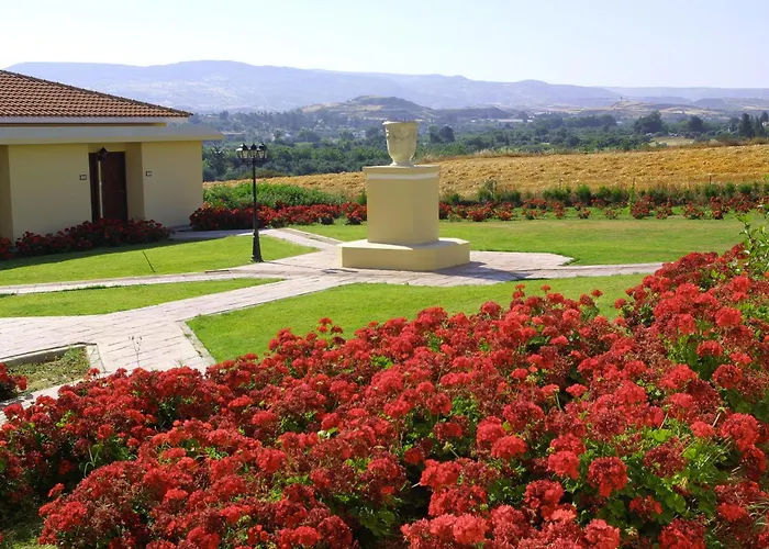 Akamanthea Holiday Village Polis