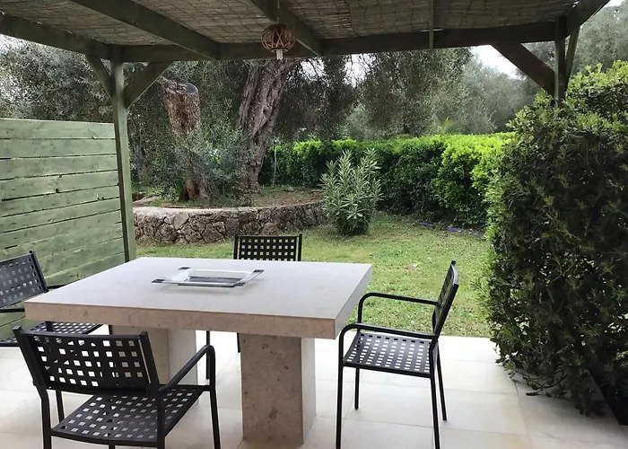 Villa Rosa Apartments