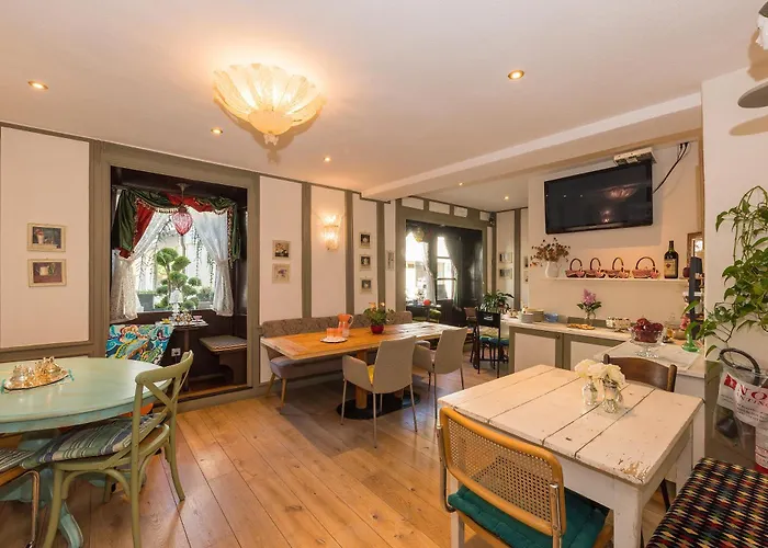 Zenana Boutique Hotel