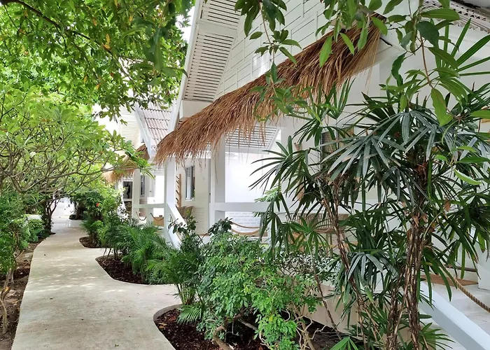 Elephant Beach Club & Resort Samui Chaweng 