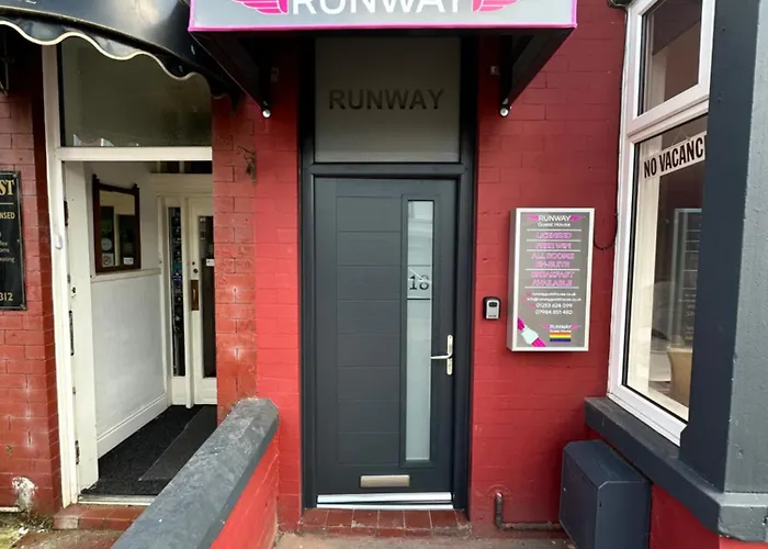 B&B Runway - Minutes From Winter Gardens - Dog Friendly - Exceptionally Quiet - Very Close H&A Social Club (Adults Only)