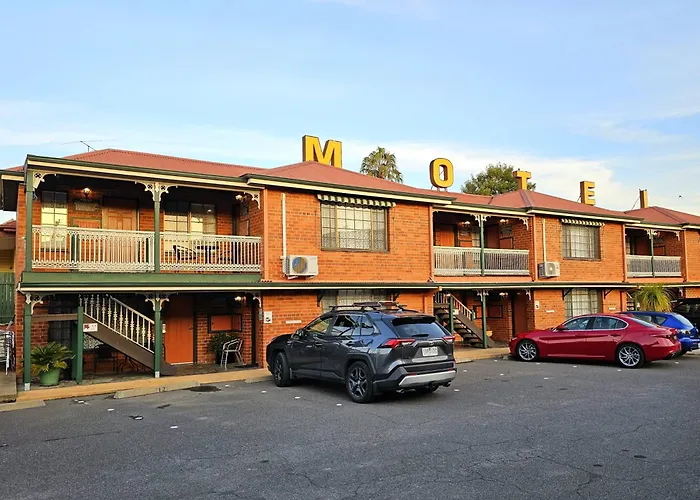 Poet'S Recall Motel