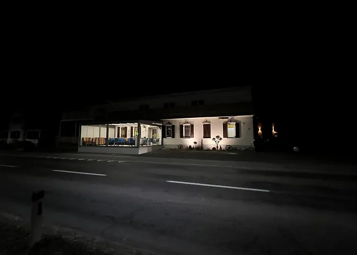 Stockers kleines Dorfhotel