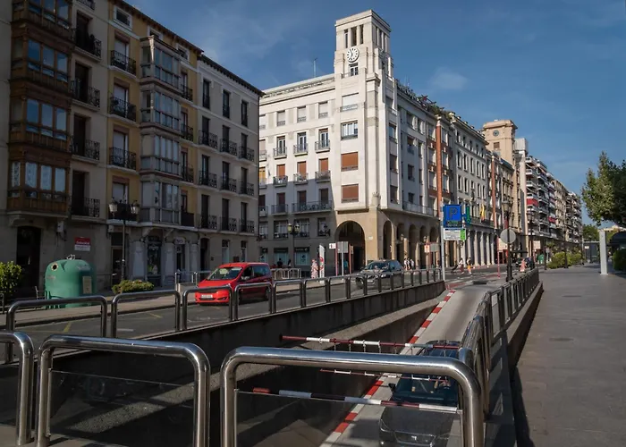 Príncipe de Vergara Rooms by Clabao Logroño