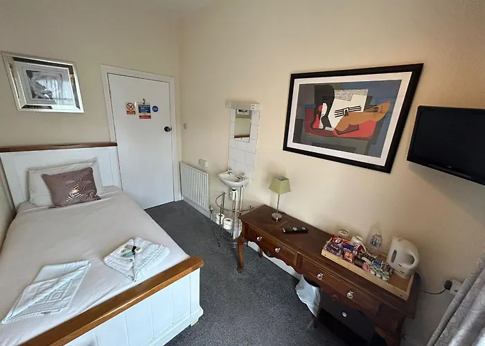 The Lyndhurst Guest House