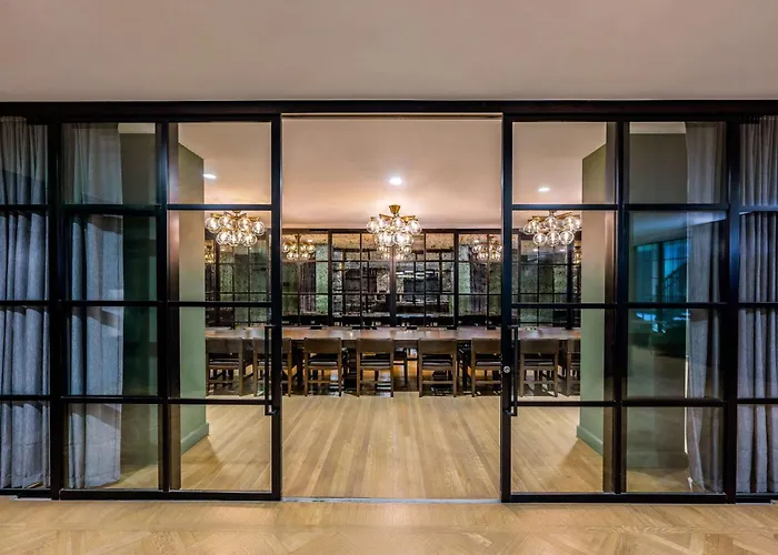 Fort , Curio Collection By Hilton