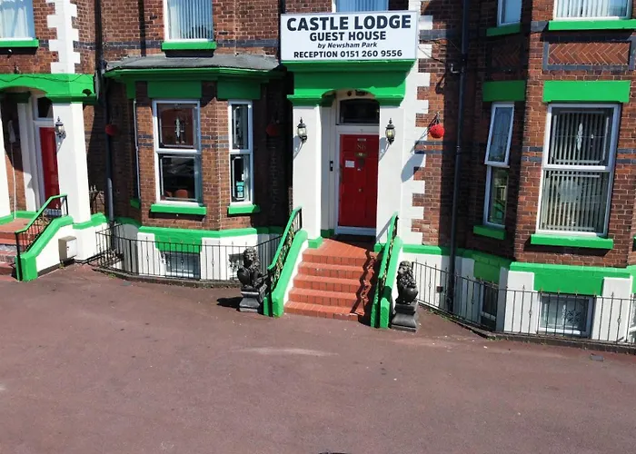 Castle Lodge Guest House 86-88 Sheil Rd L6 3Af