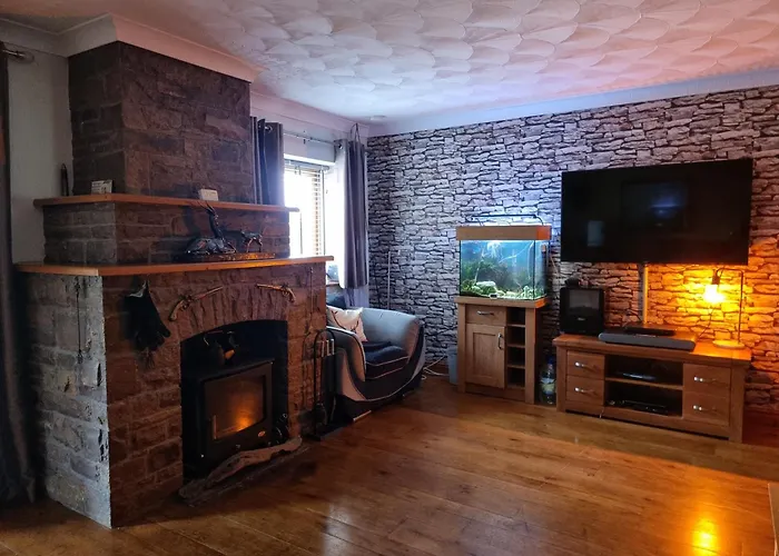 Castle Lodge - Brecon Beacons Accommodation Sennybridge