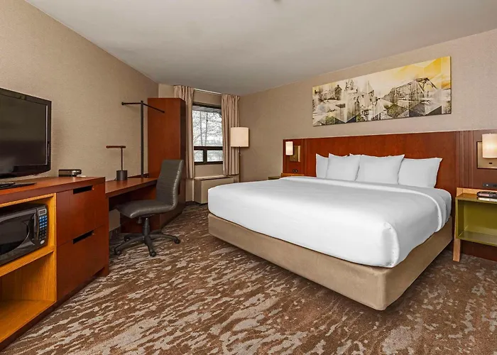 Comfort Inn Cambridge - Highway 401