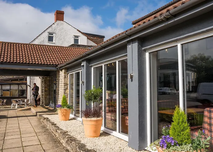 Almondsbury Inn & Lounge