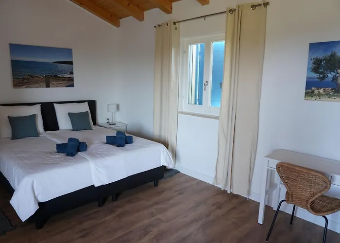 Farmhouse Cubani Bale