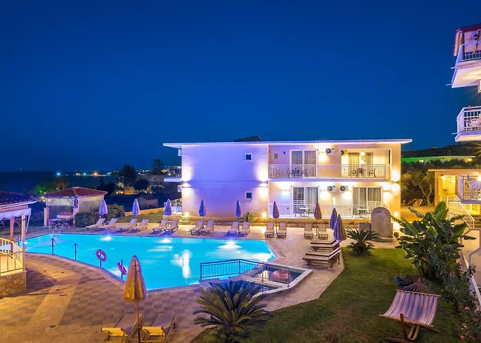 Amoudi Studios Apartments Hotel