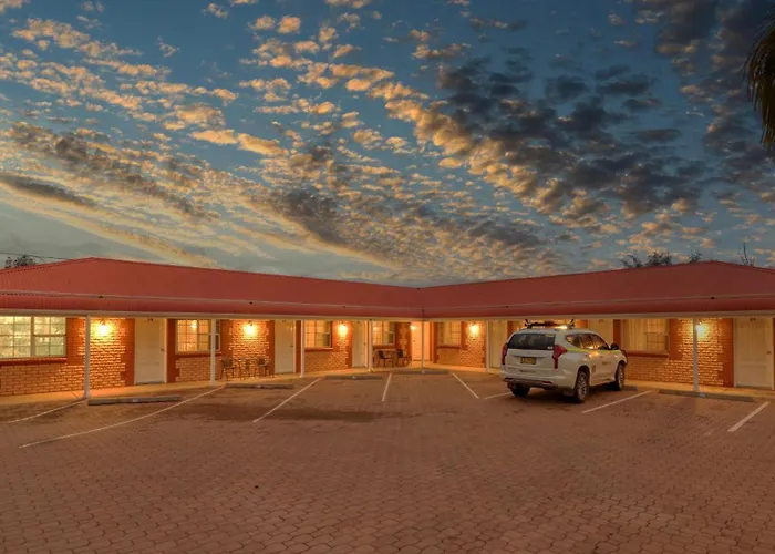 Charles Rasp Motor Inn & Cottages