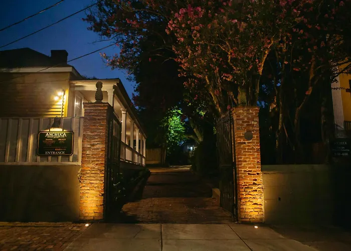 Anchuca Historic Mansion & Inn Vicksburg