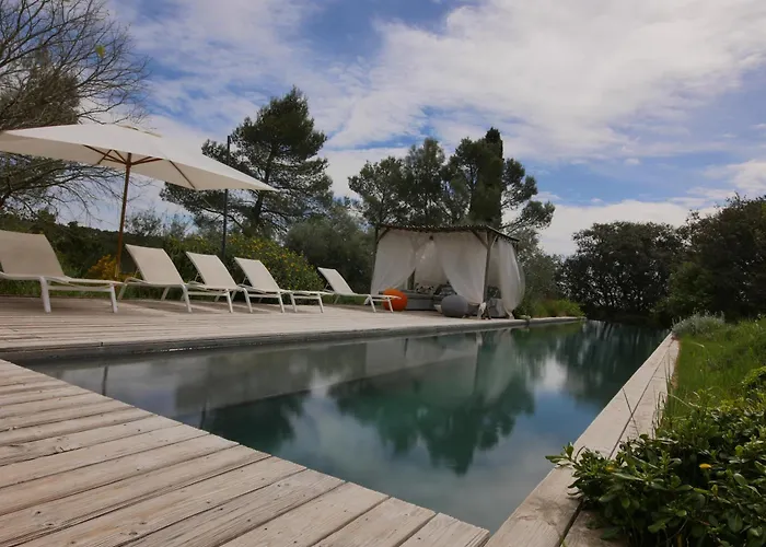 Bien Loin d'Ici Spa B&B Nîmes