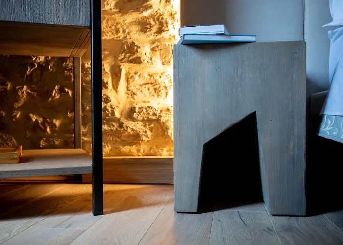 Forma Your Boutique Suite