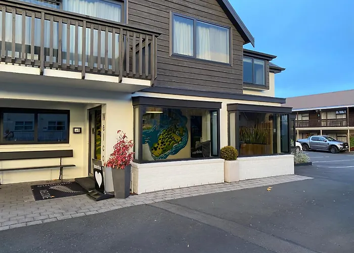 Commodore Motel