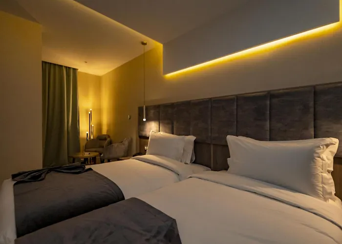 Ad Hotel Pont D'Hydra