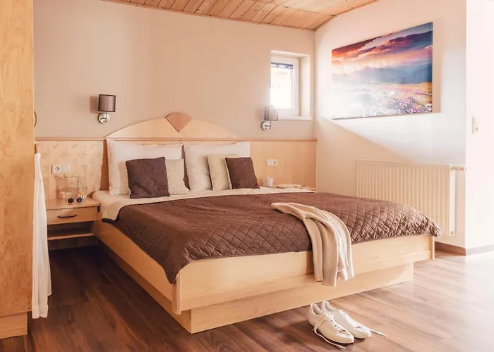Pitzis Kinderhotel - Family Only