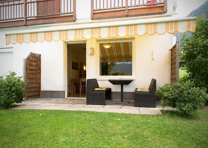 Hotel Garni Gruener Baum Laives